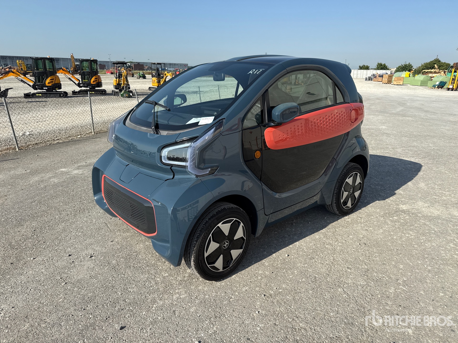 General Appearance with Picture, Left Front Corner