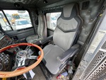 Cab with Seats/armrests