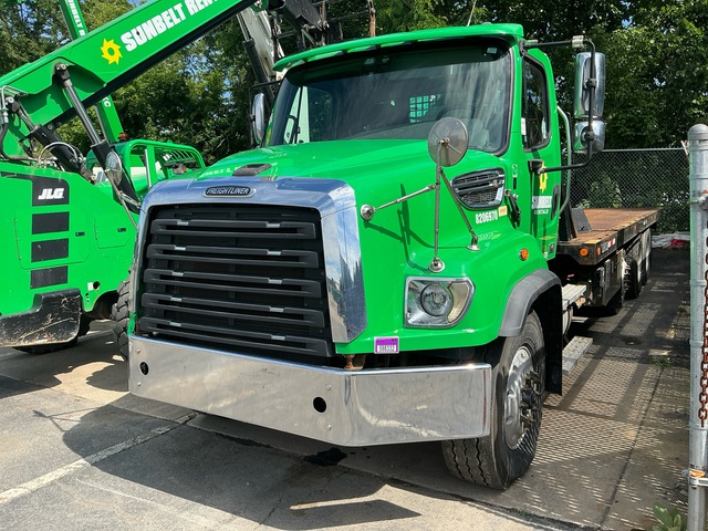 2016 Freightliner 114SD 8x4 Rollback Truck