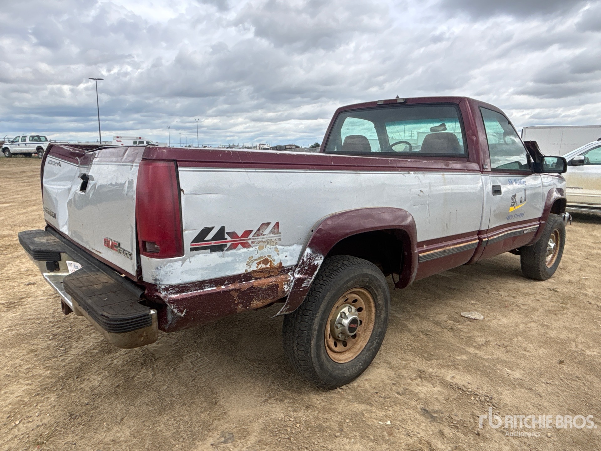 General Appearance with Picture, Right Rear Corner