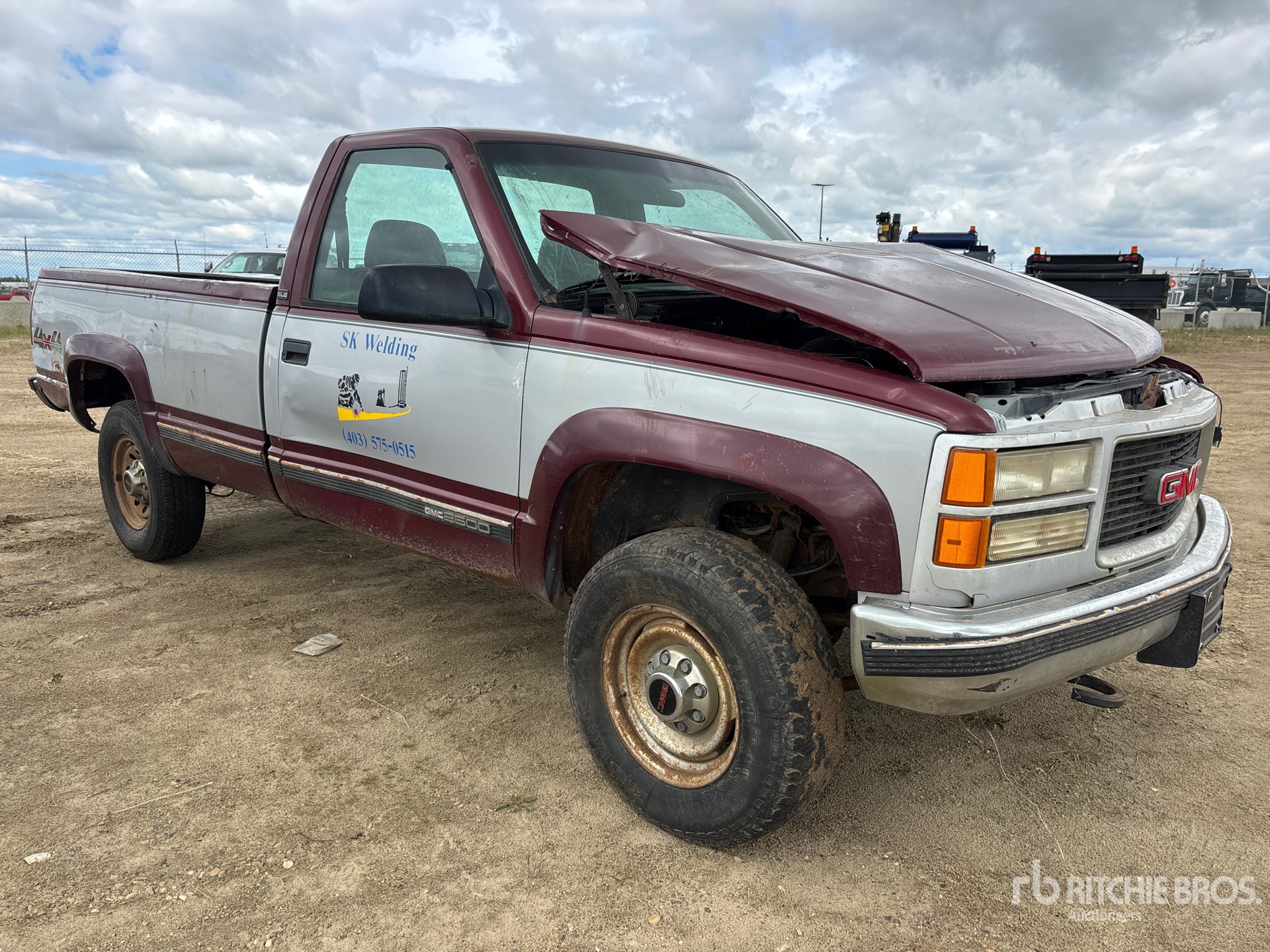 General Appearance with Picture, Right Front Corner