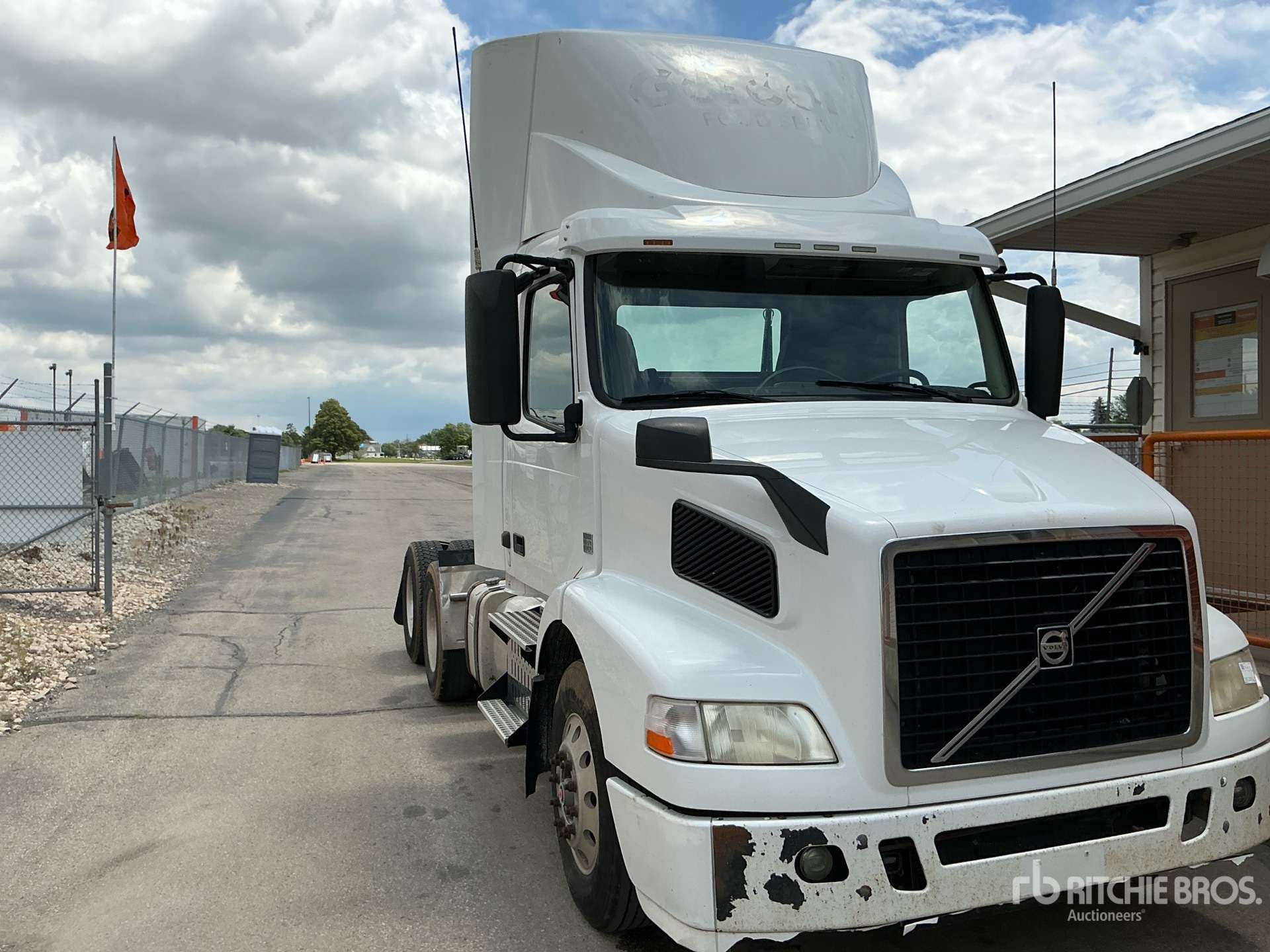 Photo of a 2017 Volvo VNM