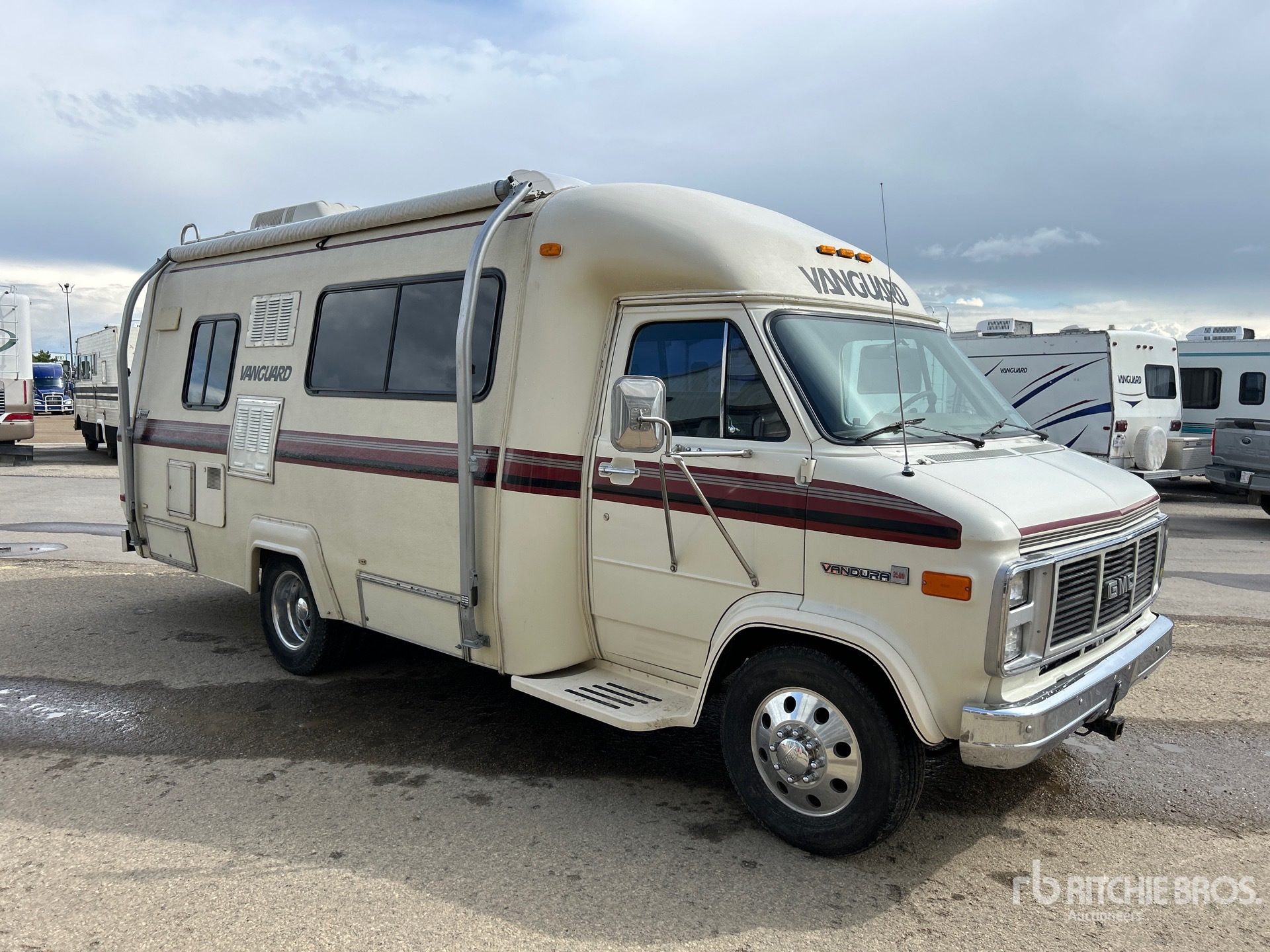 General Appearance with Picture, Right Front Corner