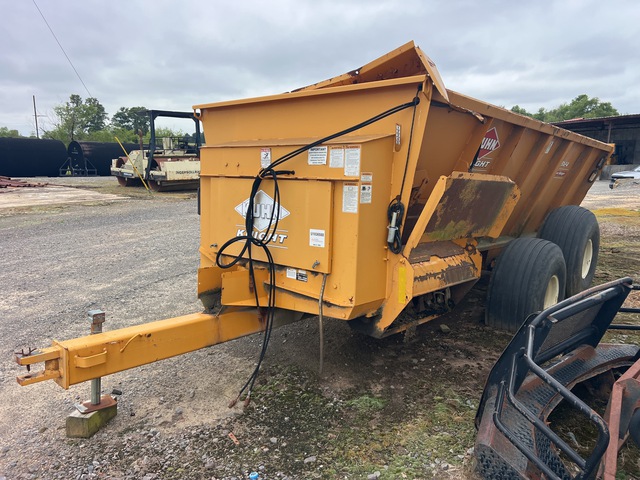 Kuhn 8124 ProTwin Slinger T/A Manure Spreader Kuhn 8124 ProTwin Slinger T/A Manure Spreader