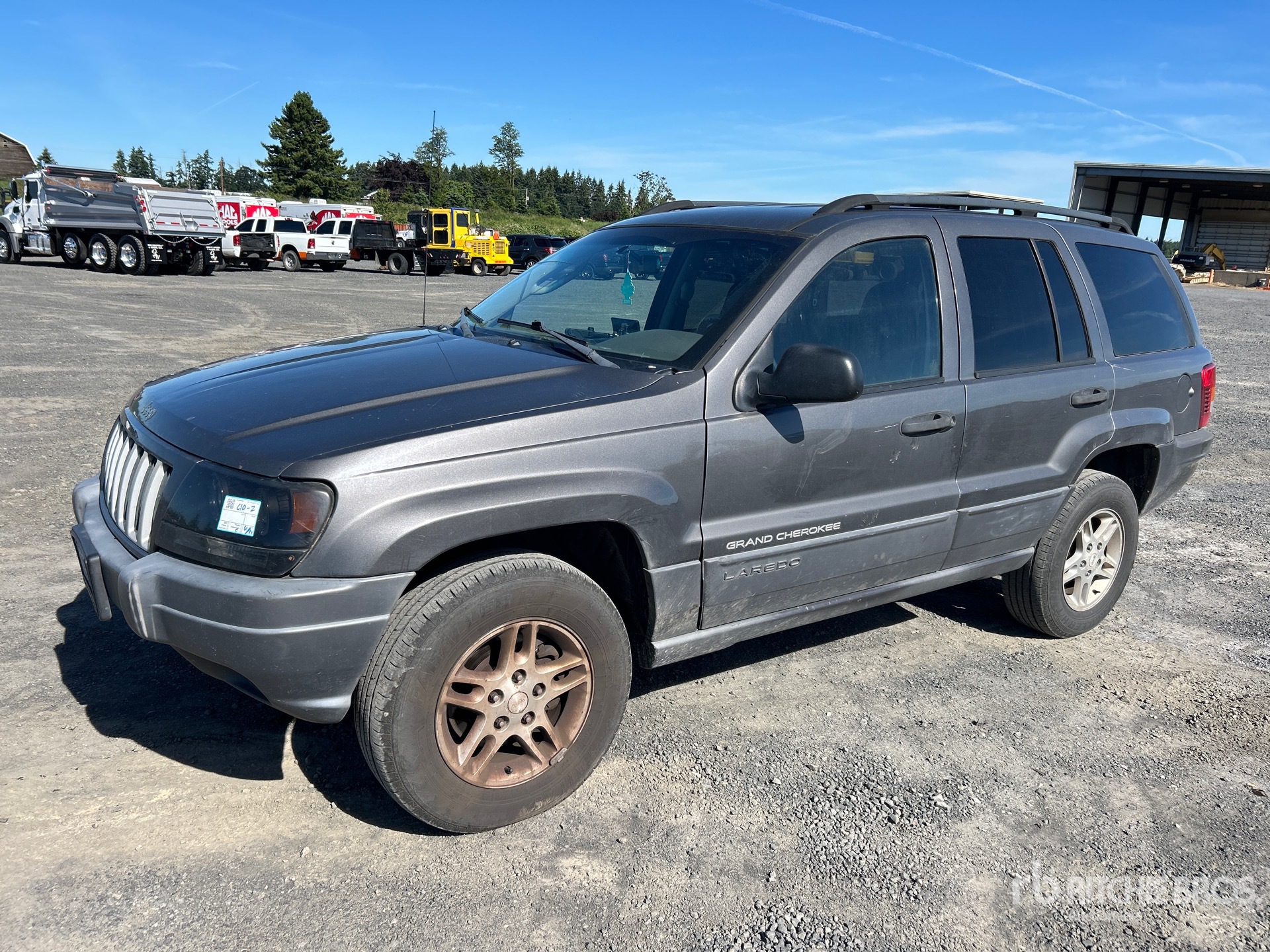 General Appearance with Picture, Left Front Corner