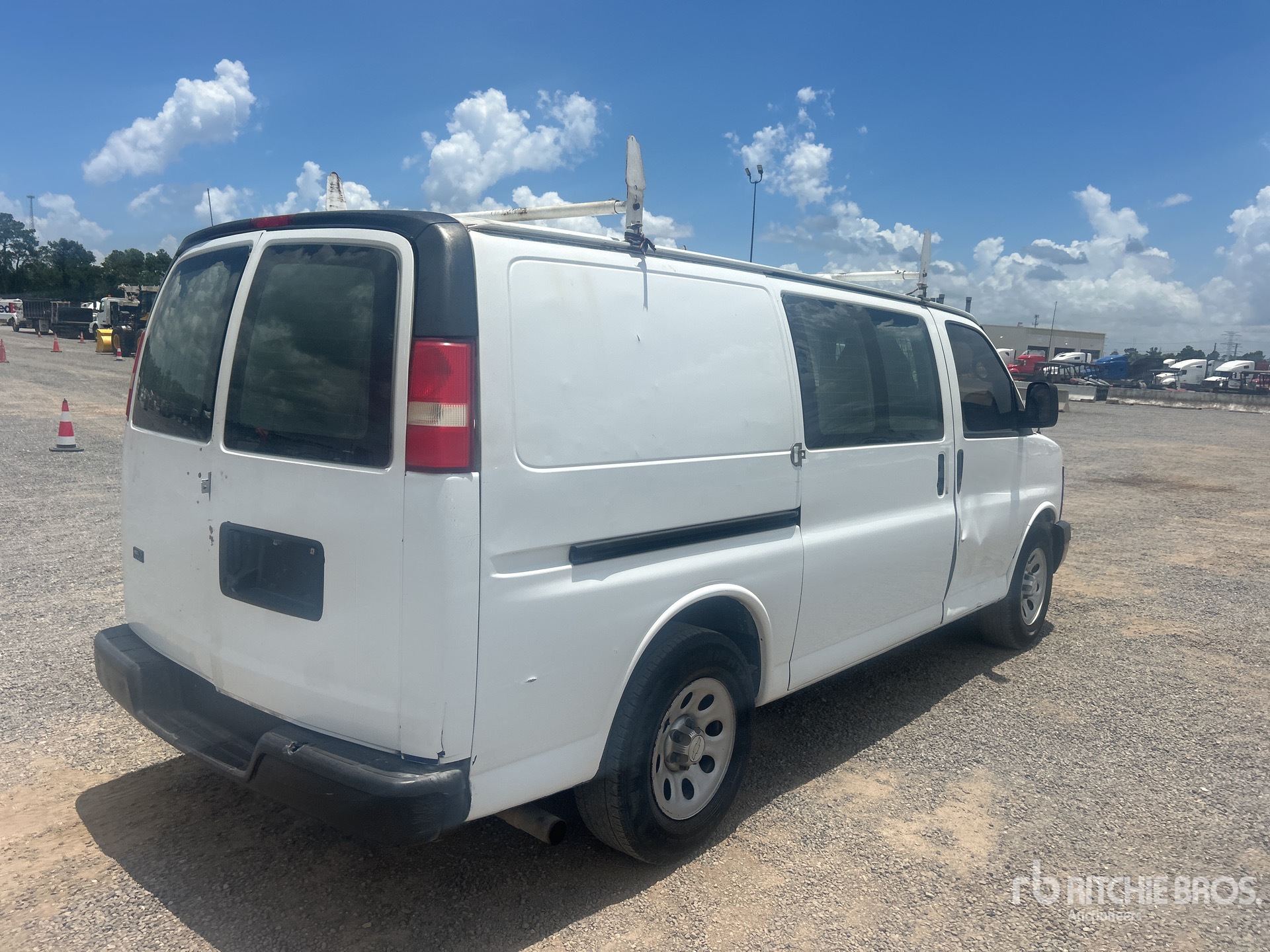 General Appearance with Picture, Right Rear Corner