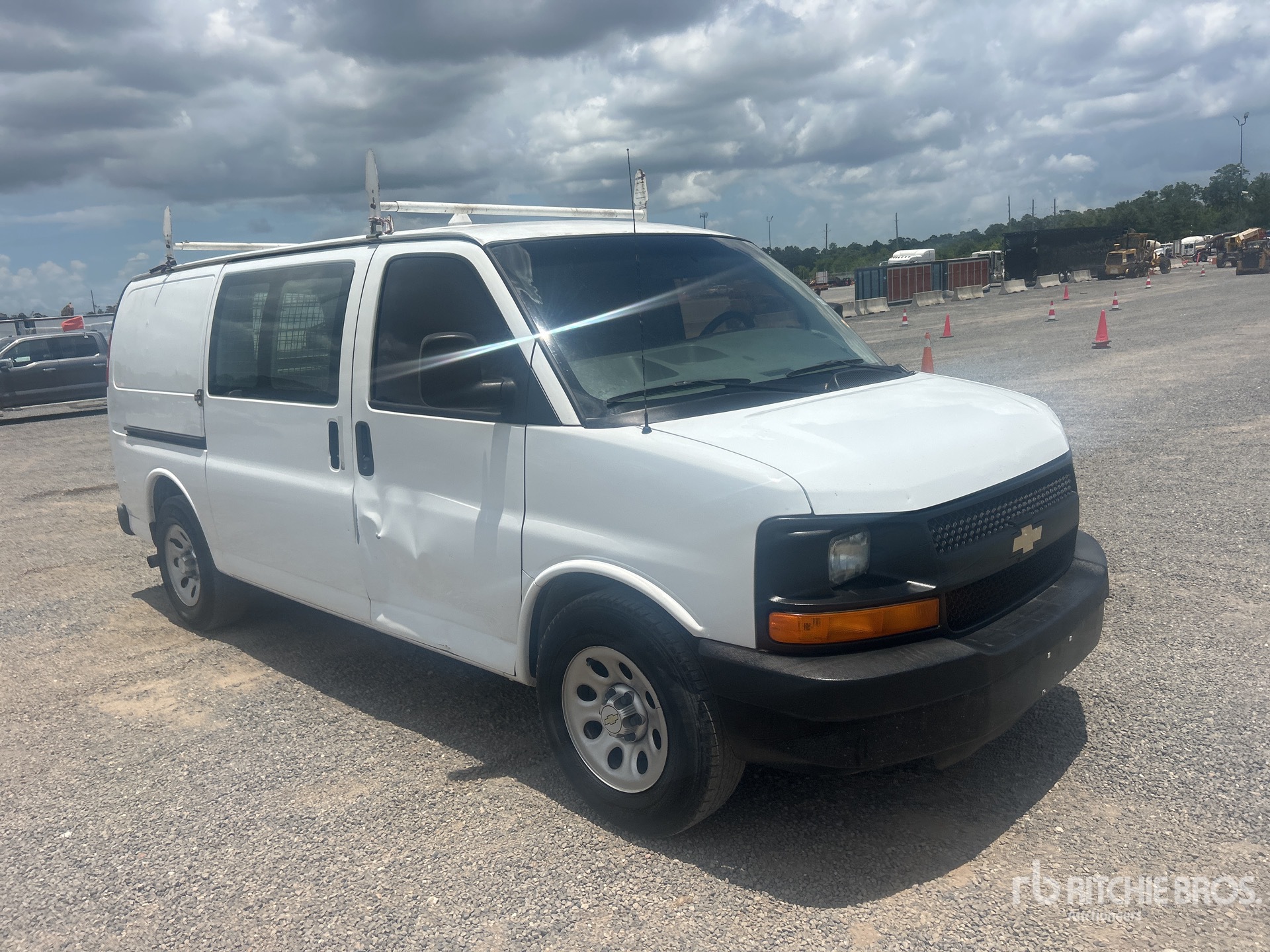 General Appearance with Picture, Right Front Corner