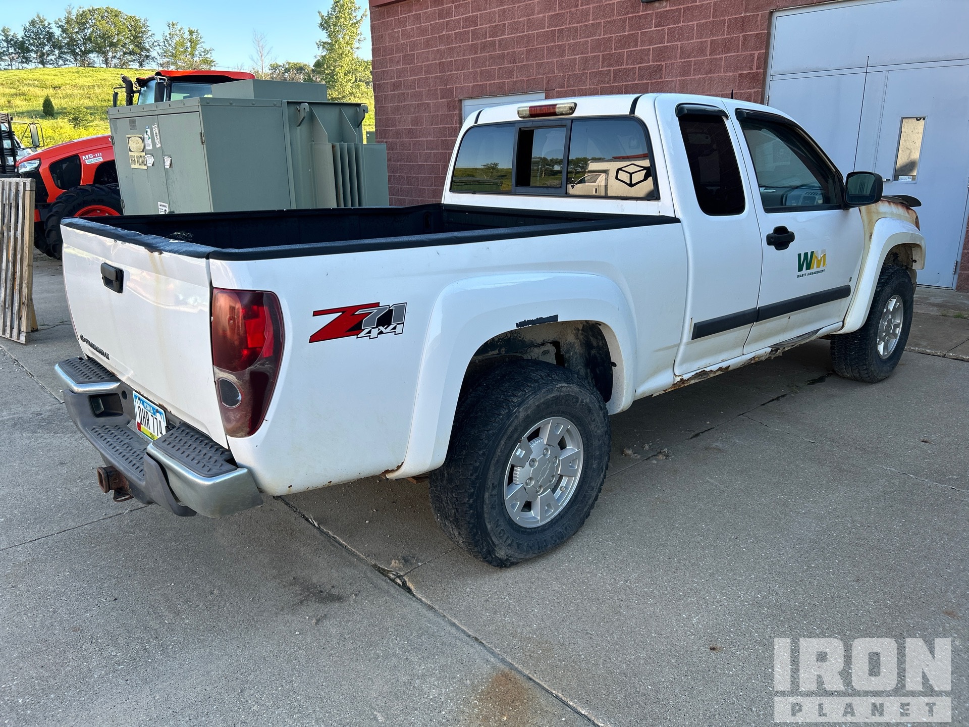 General Appearance with Picture, Right Rear Corner