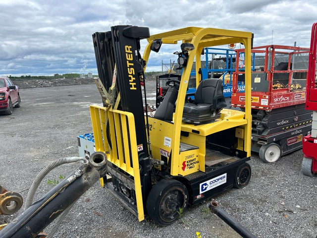 Hyster 500 lbs Electric Forklift