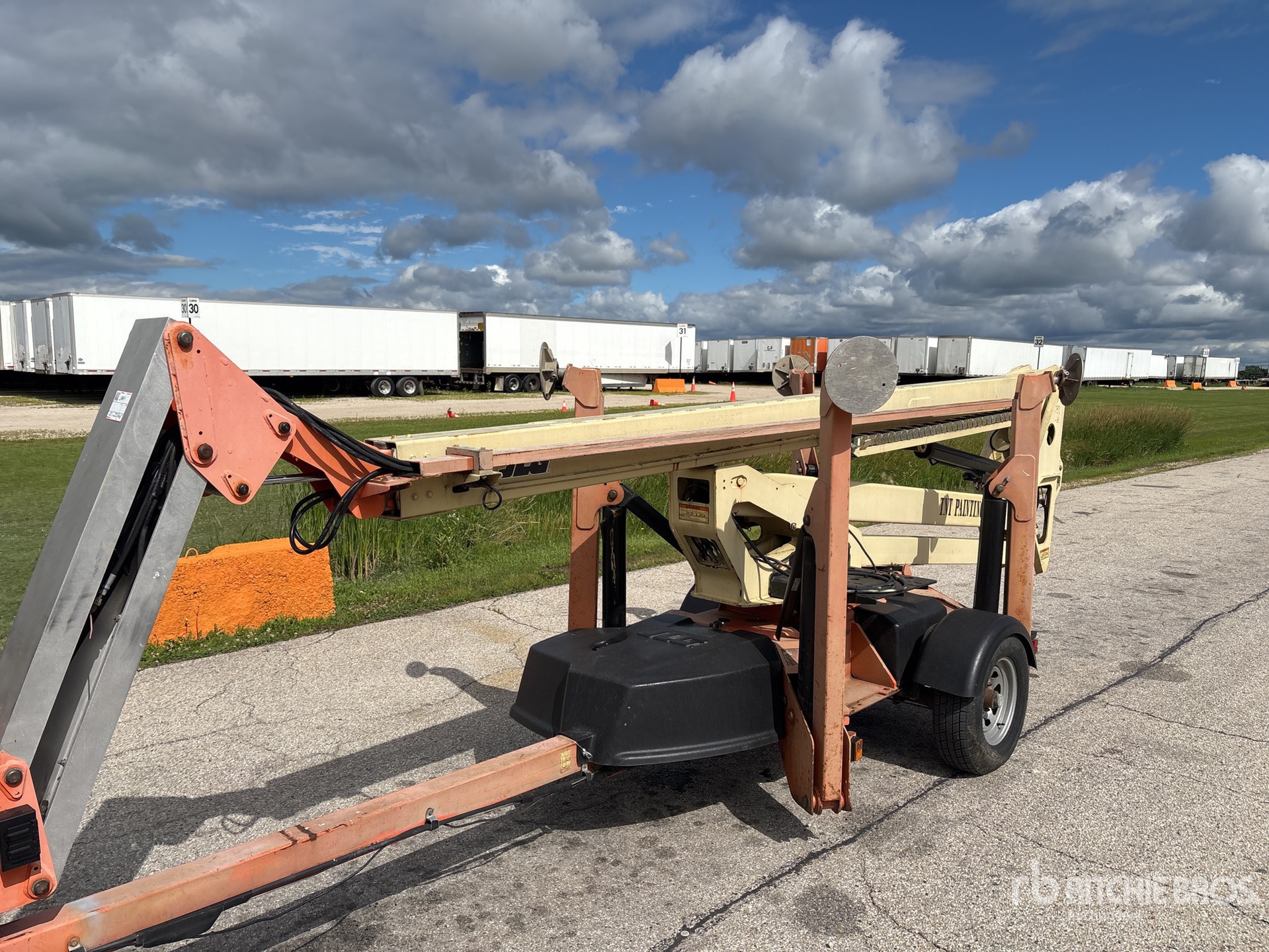Photo of a 2006 JLG T500J