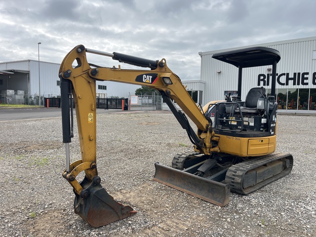 2012 年 Cat 303C Tracked Excavator