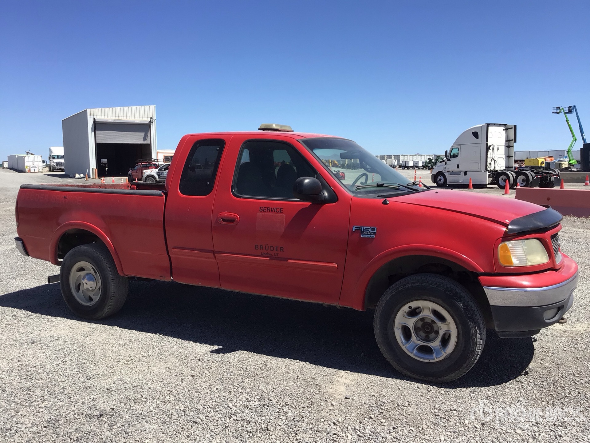 General Appearance with Picture, Right Front Corner
