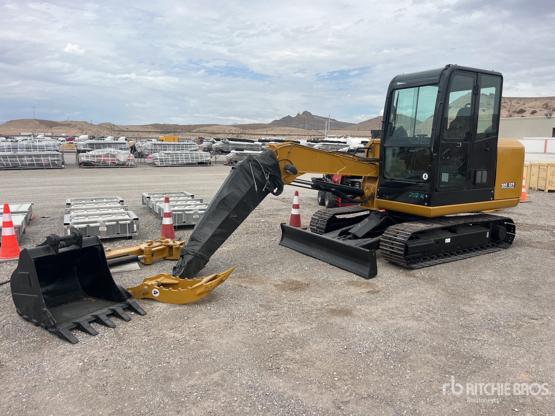 Photo of a 2019 Caterpillar 305.5E2
