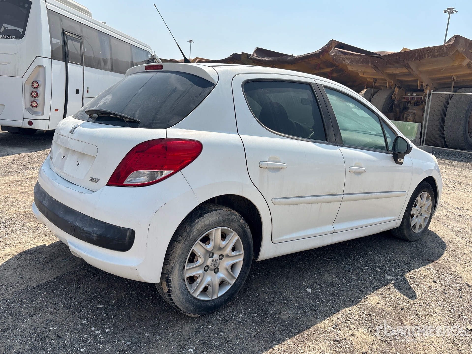 General Appearance with Picture, Right Rear Corner