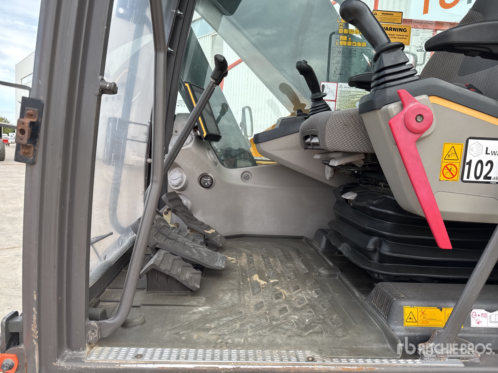 2016 Volvo EC220EL