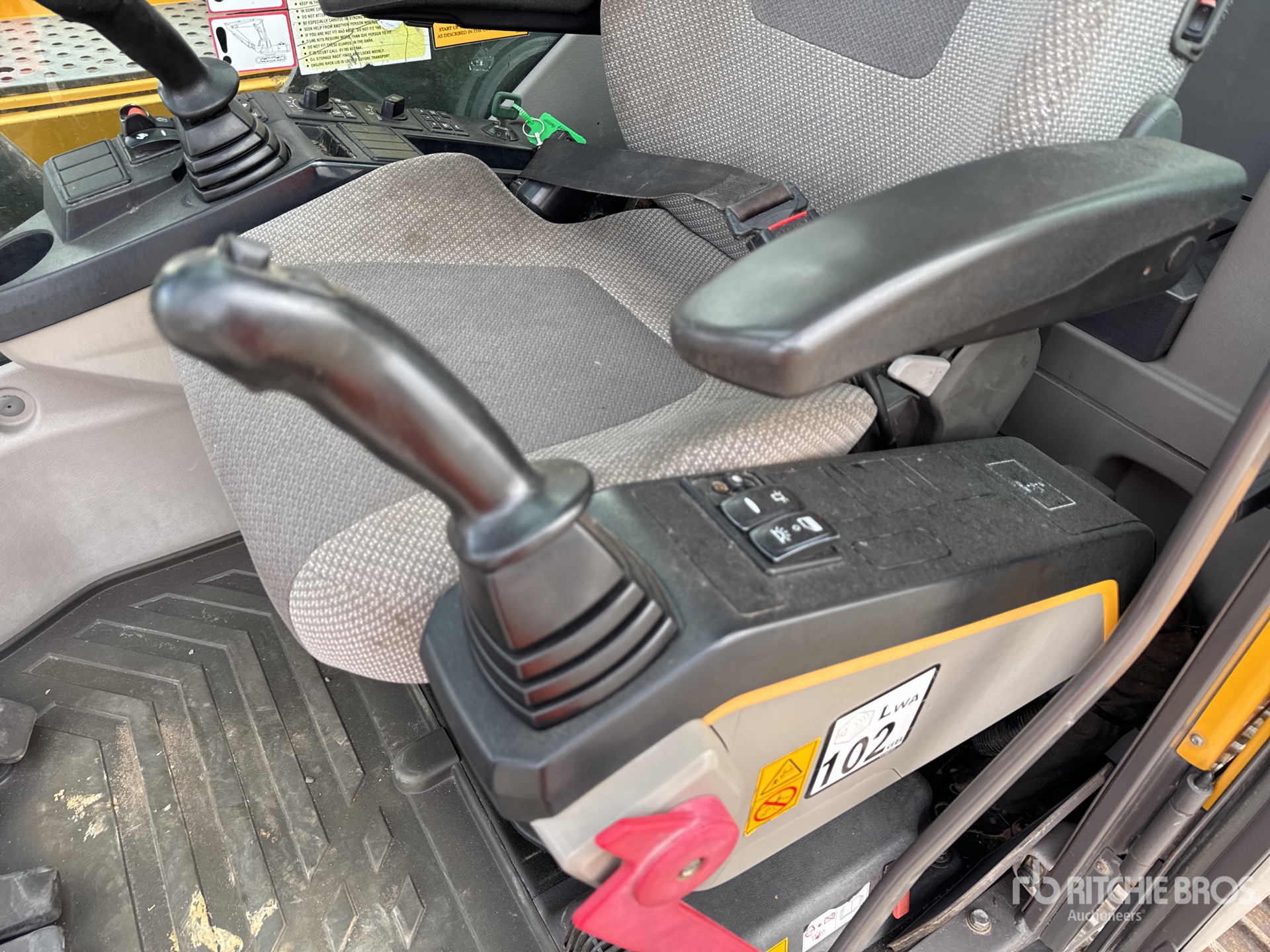 2016 Volvo EC220EL