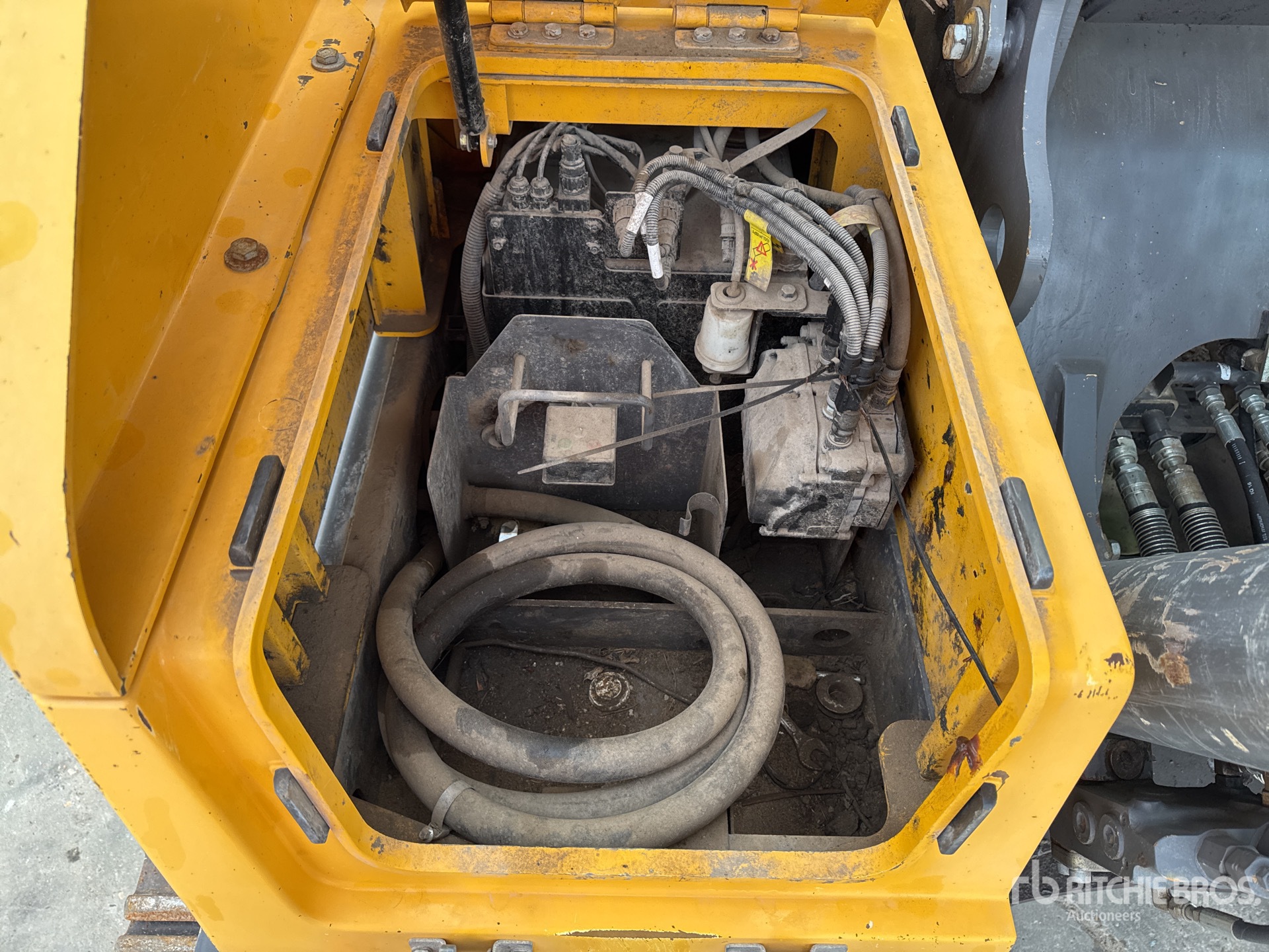 2016 Volvo EC220EL