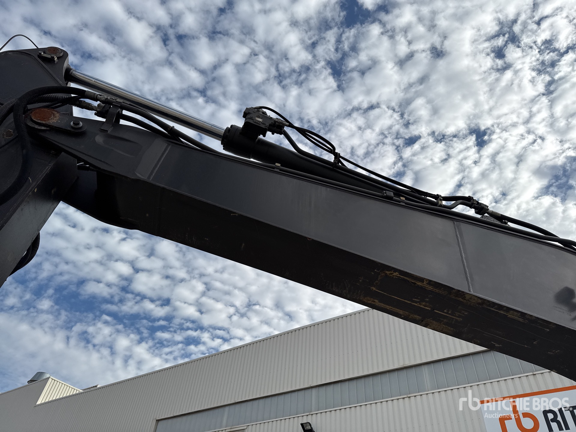 2016 Volvo EC220EL