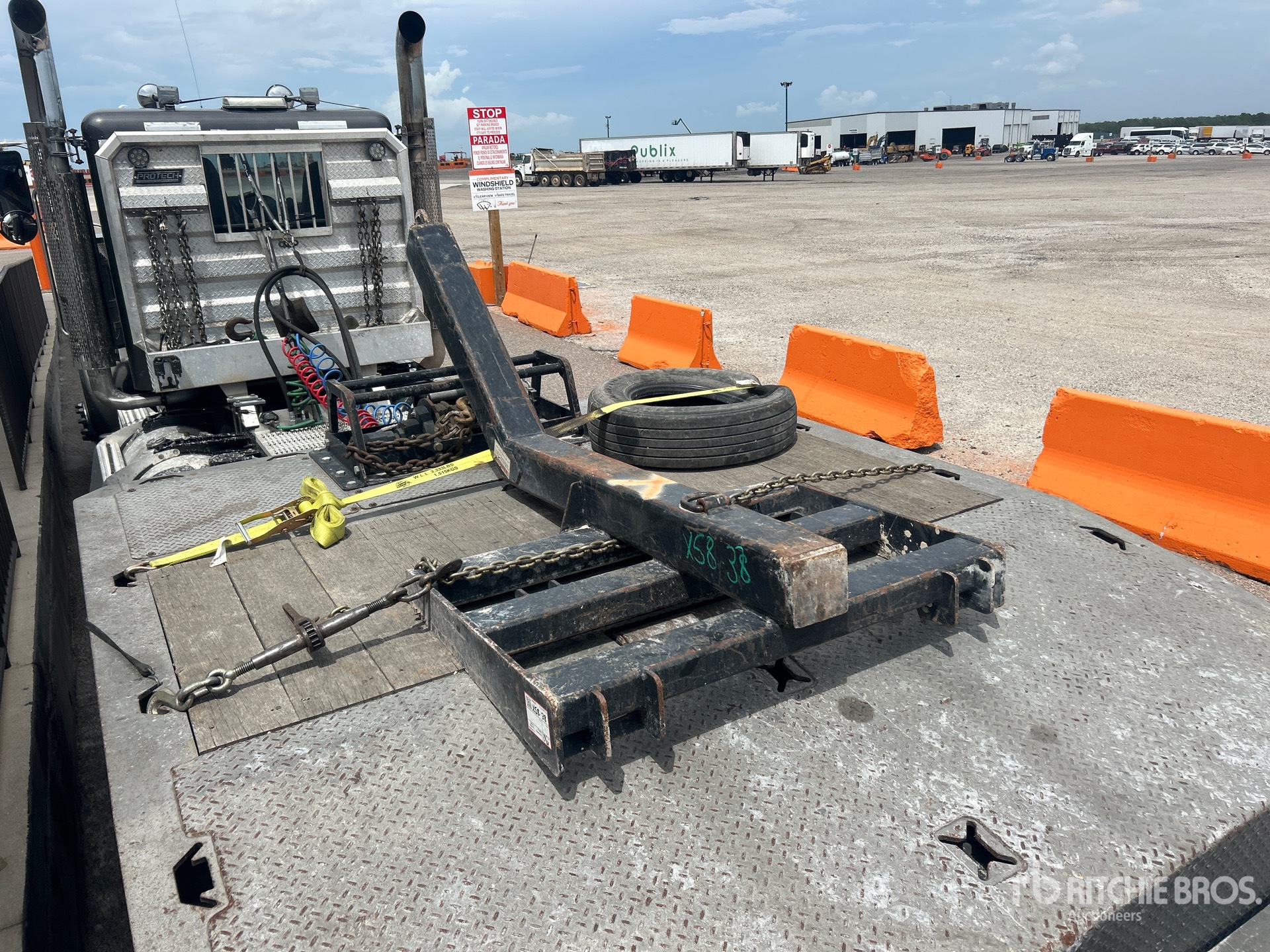 JLG 42 in