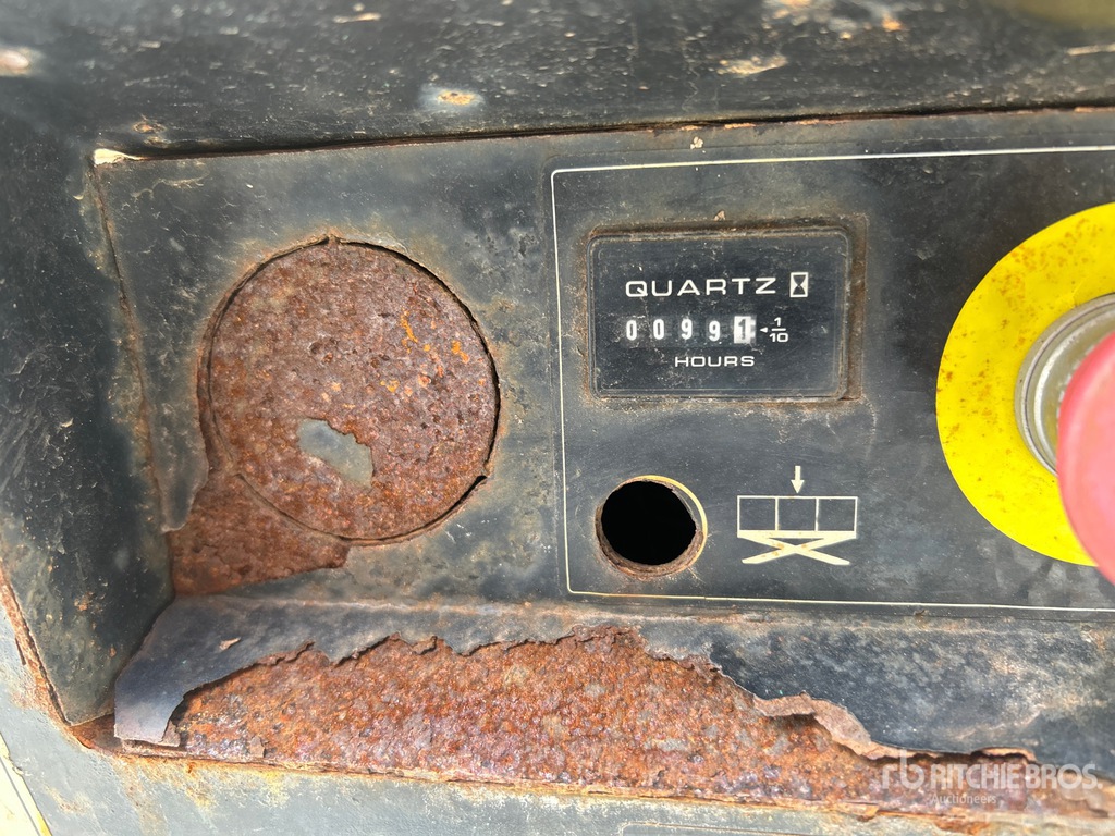 General Appearance with Hour Meter / Odometer