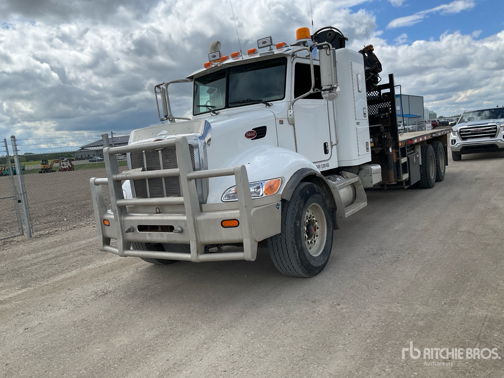 Photo of a 2008 Peterbilt 340