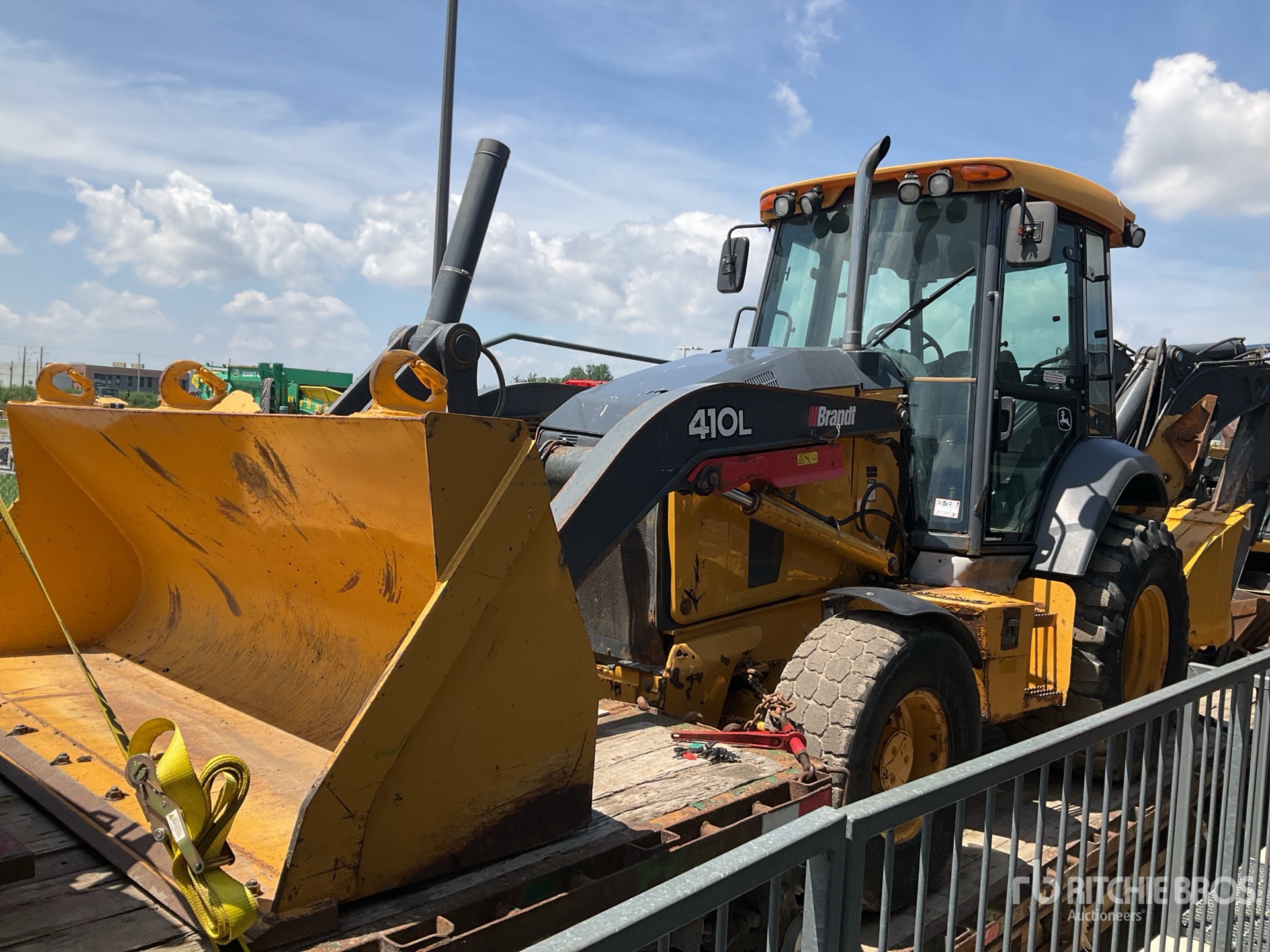 Photo of a 2017 John Deere 410L