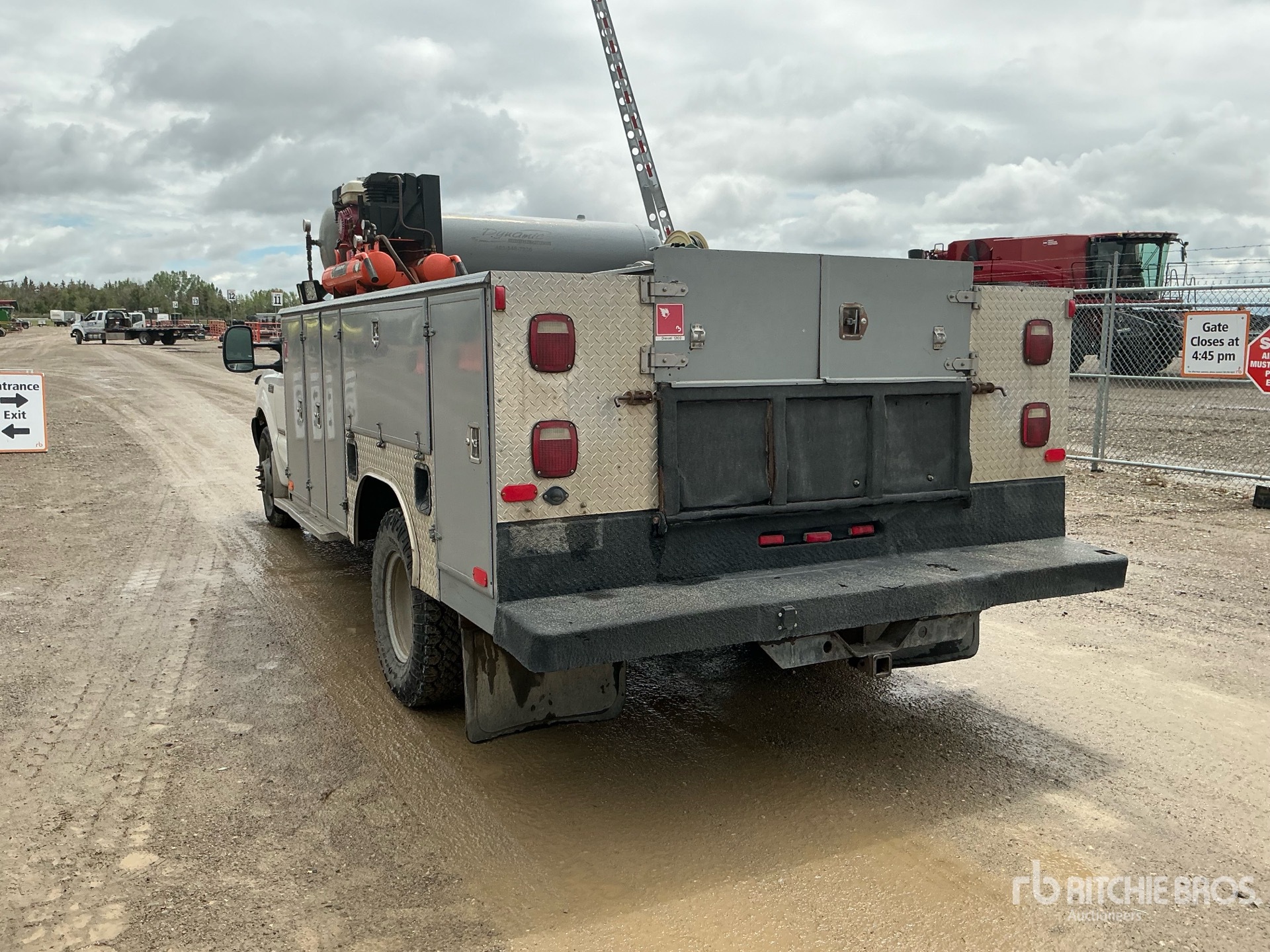 Photo of a 2003 Ford F-350