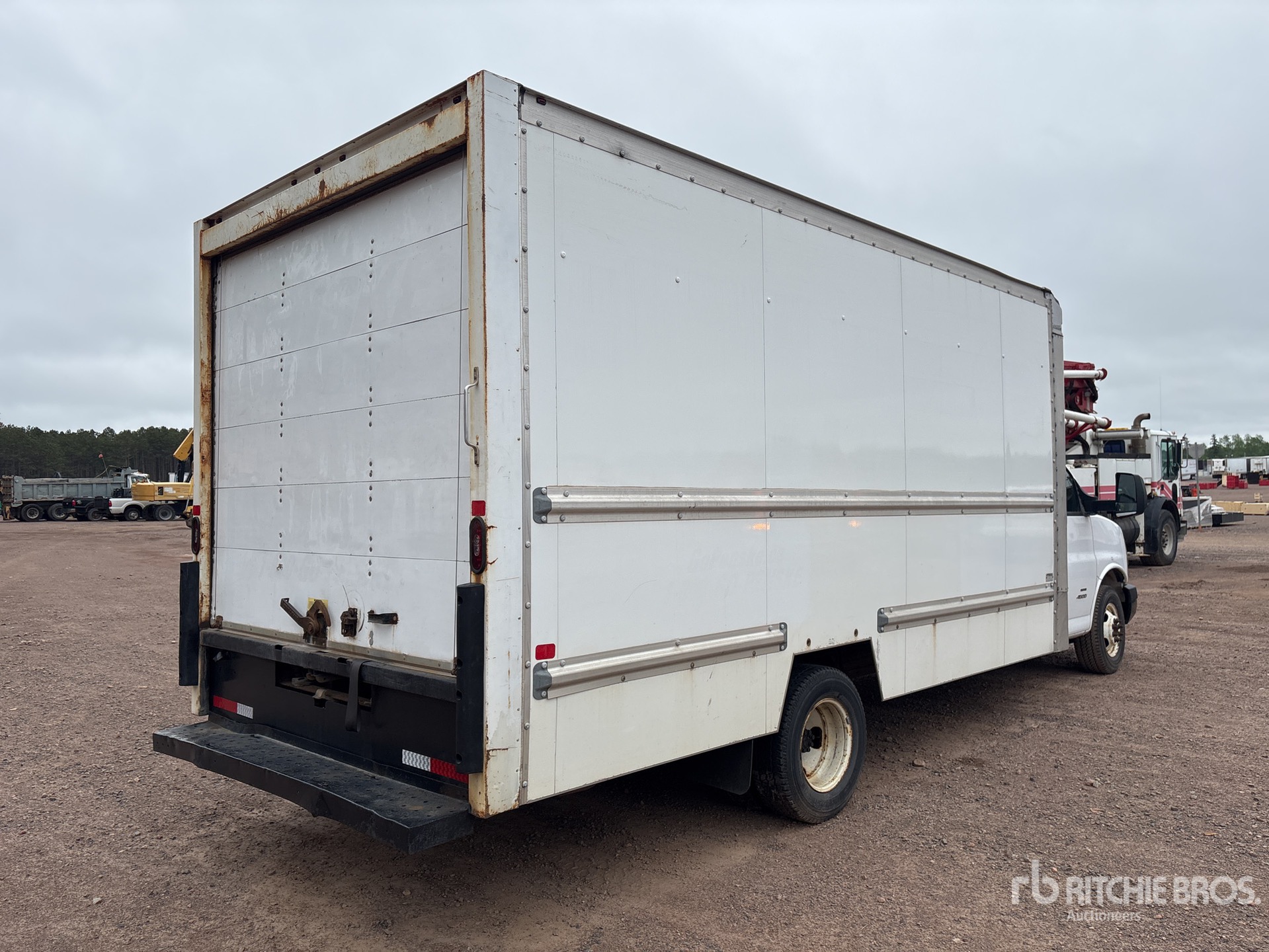 General Appearance with Picture, Right Rear Corner