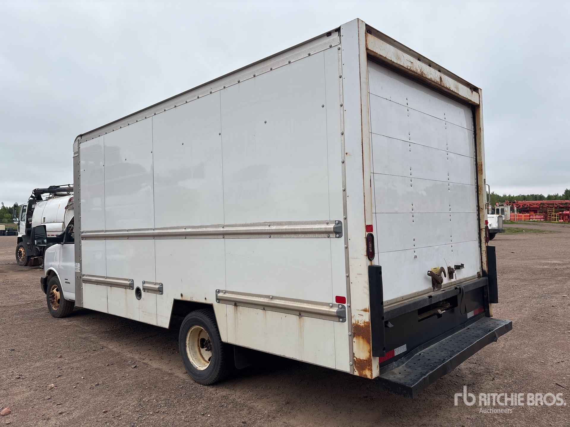 General Appearance with Picture, Left Rear Corner