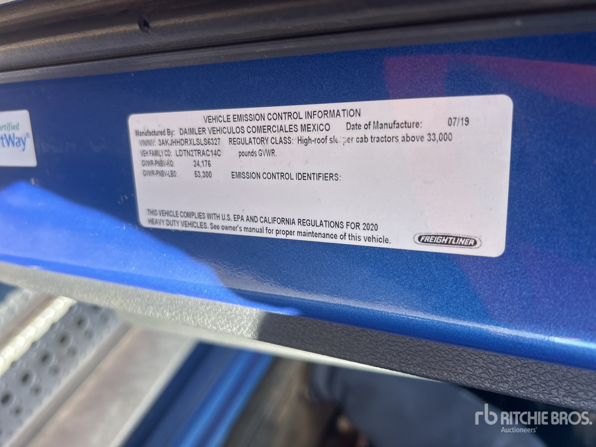 2020 Freightliner CASCADIA 126