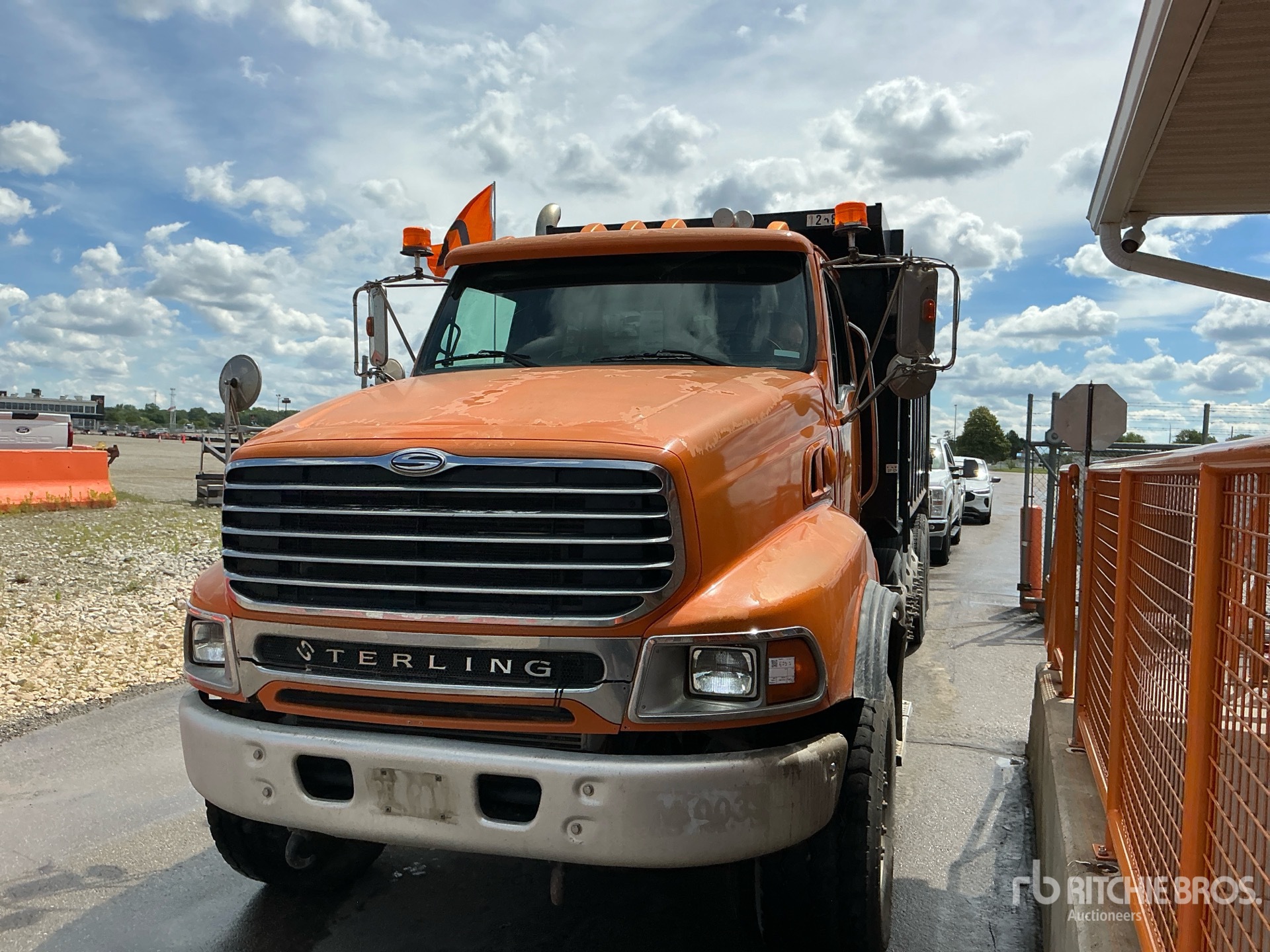 Photo of a 2006 Sterling LT9500