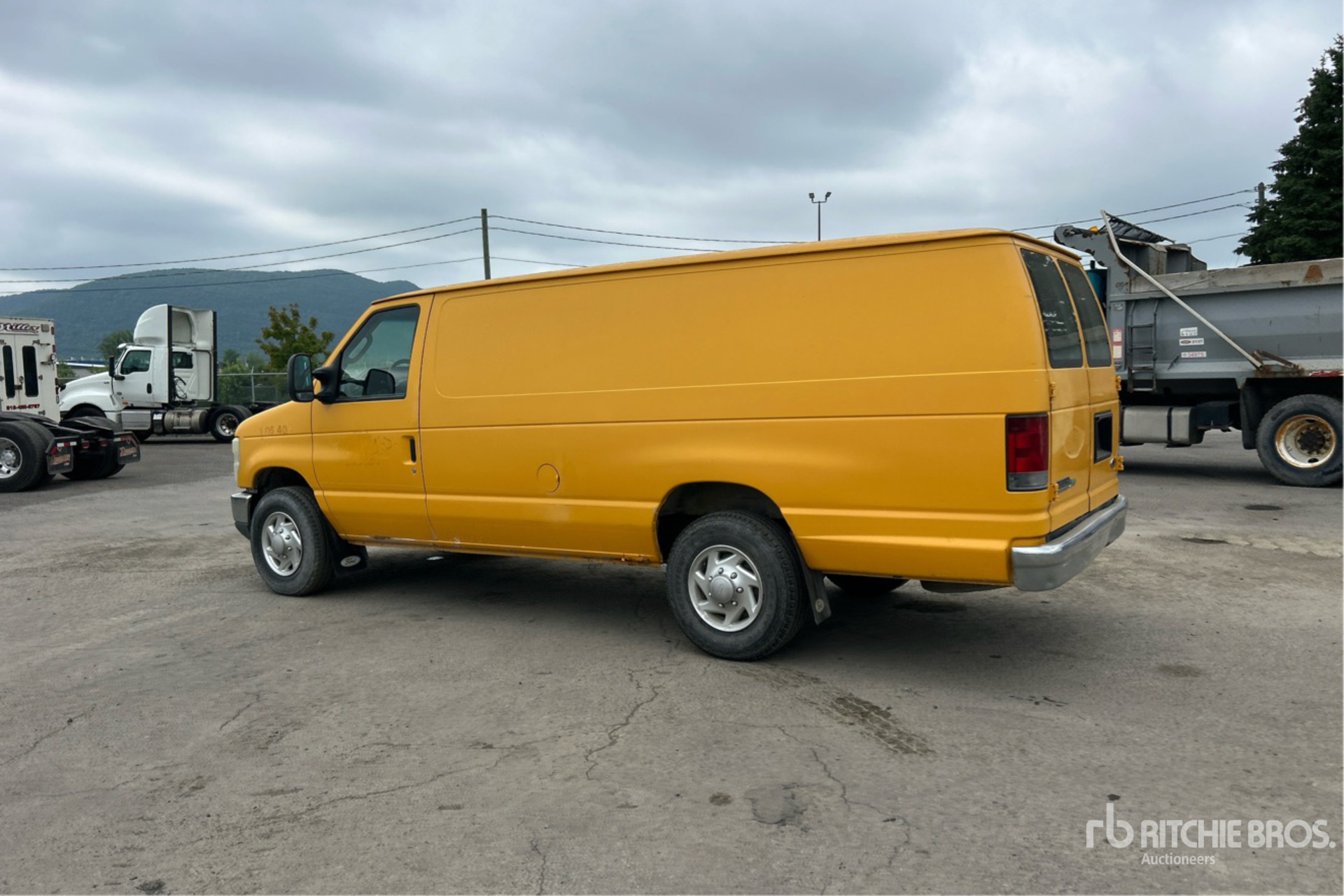 General Appearance with Picture, Left Rear Corner
