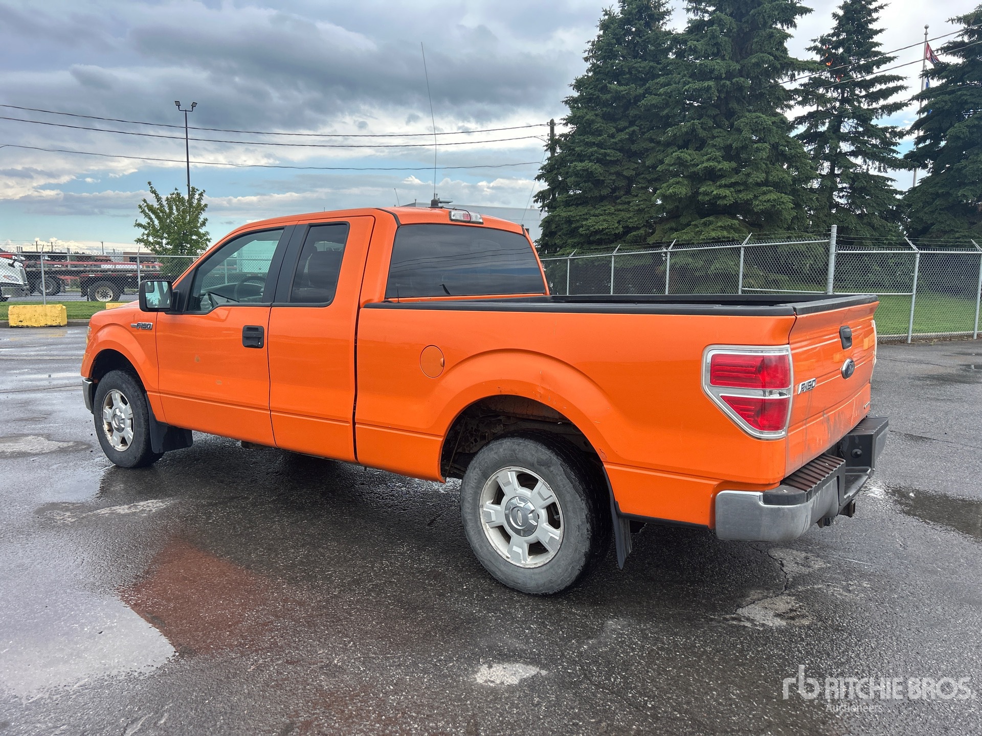General Appearance with Picture, Left Rear Corner
