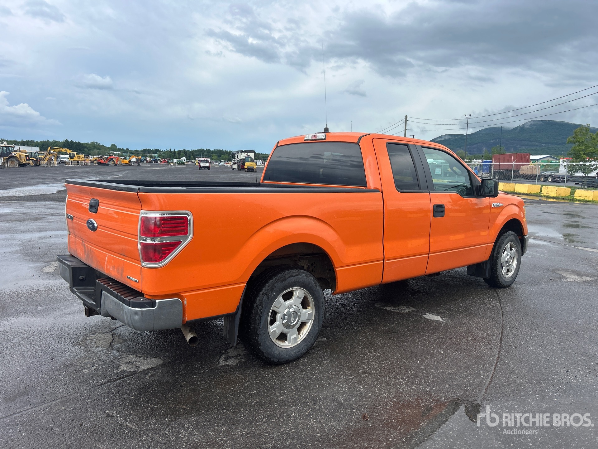 General Appearance with Picture, Right Rear Corner