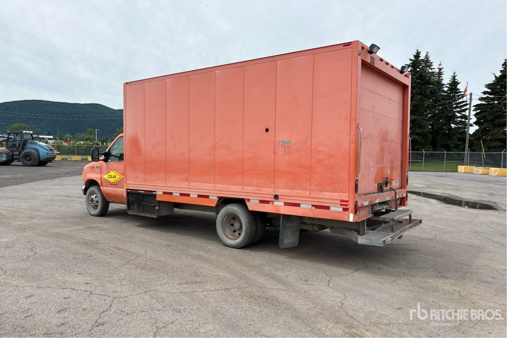 General Appearance with Picture, Left Rear Corner