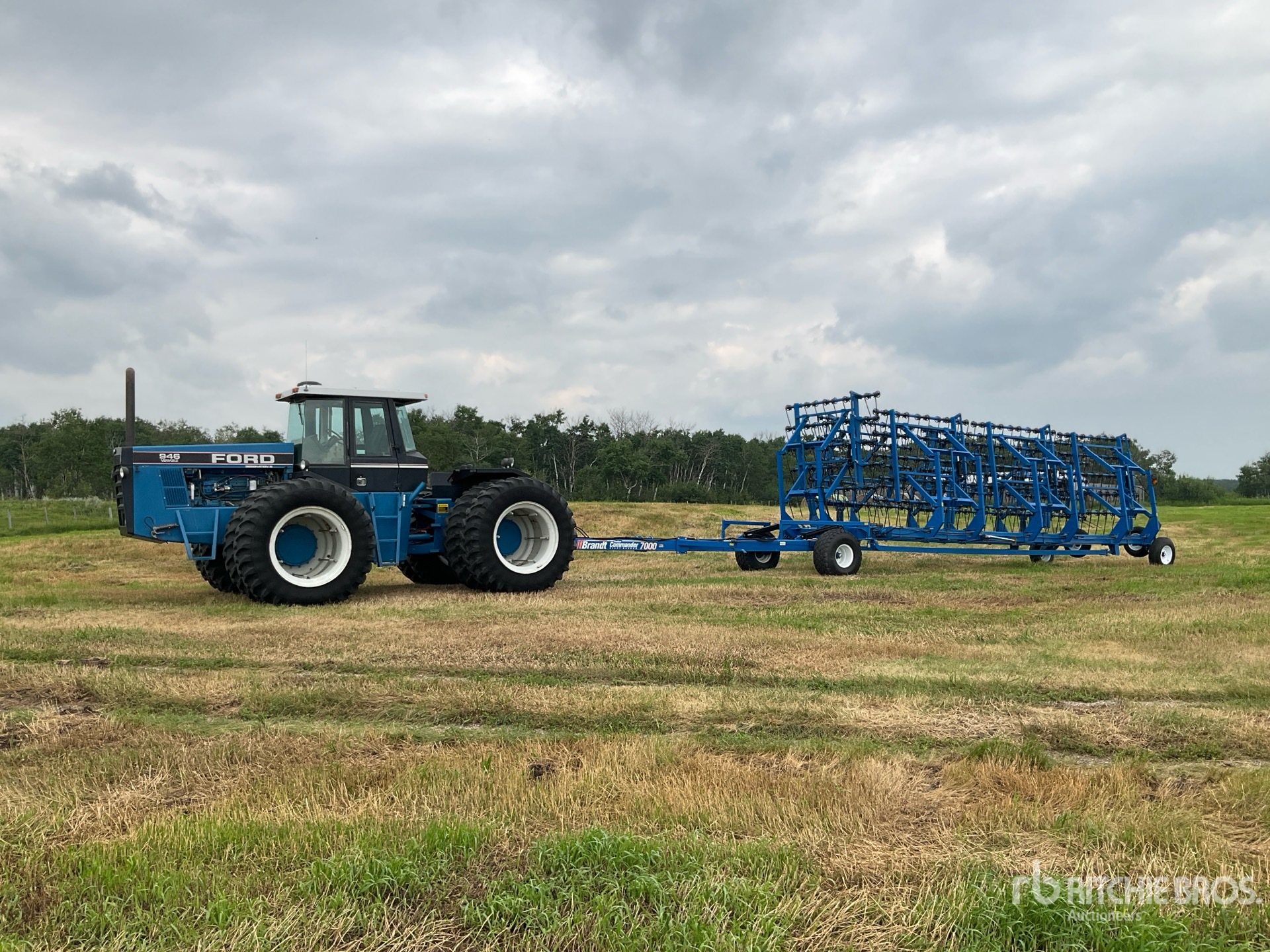 1991 Ford VERSATILE 946