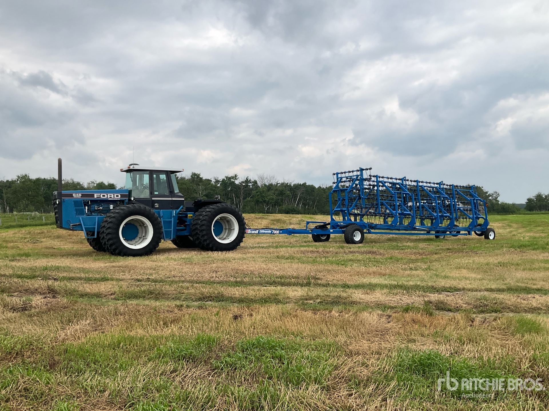 1991 Ford VERSATILE 946