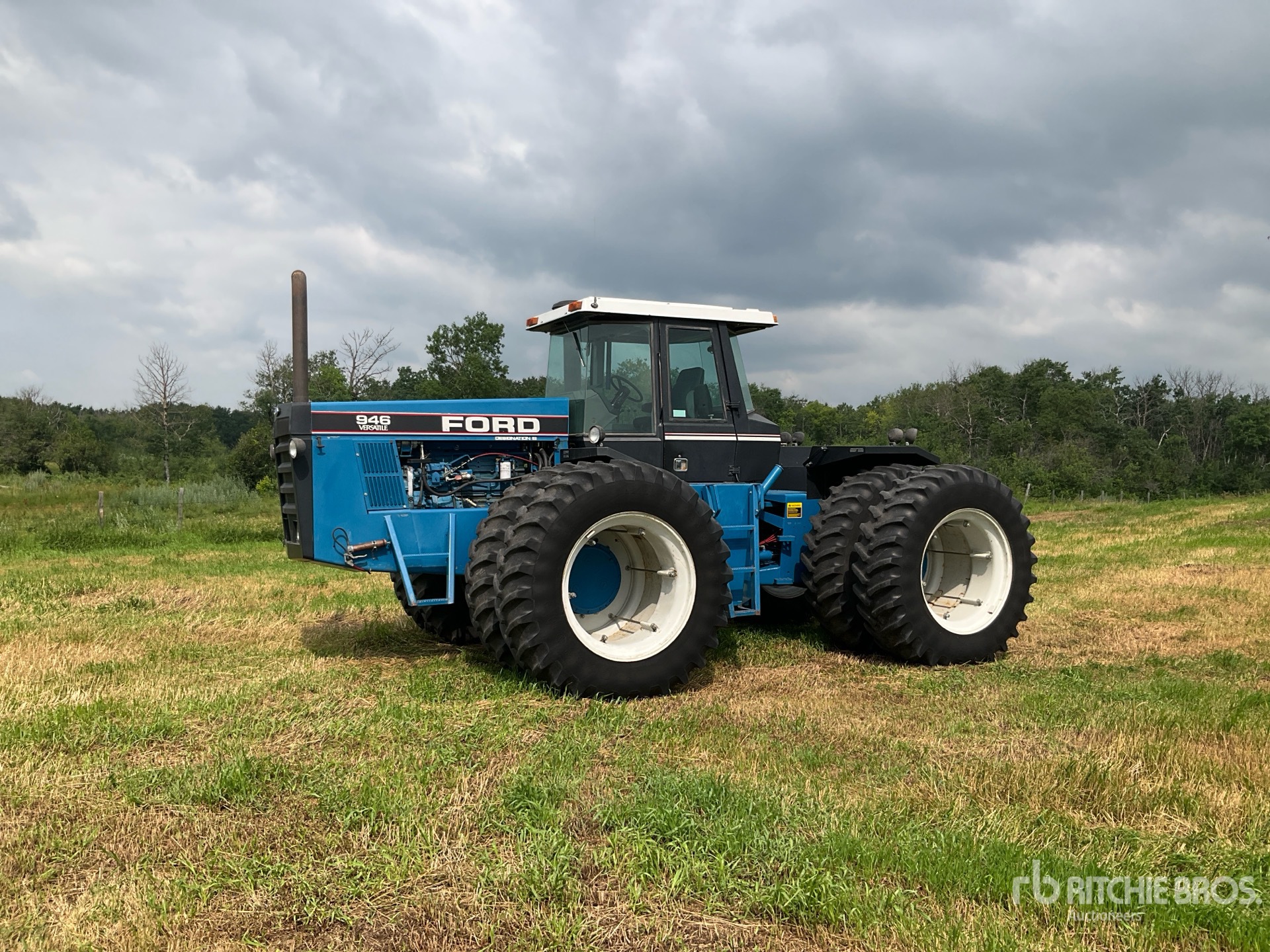 1991 Ford VERSATILE 946