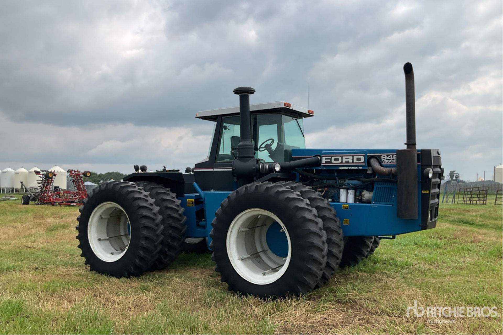 1991 Ford VERSATILE 946