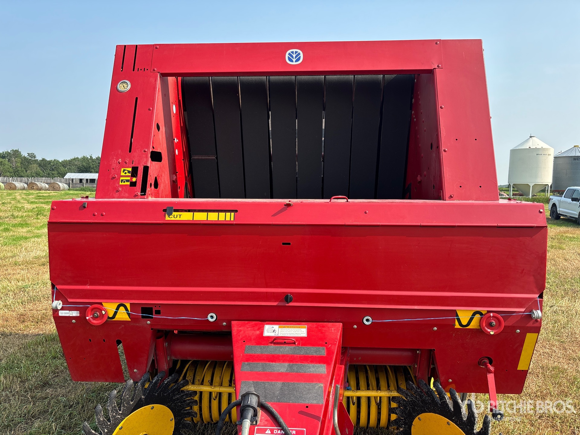 New Holland 688