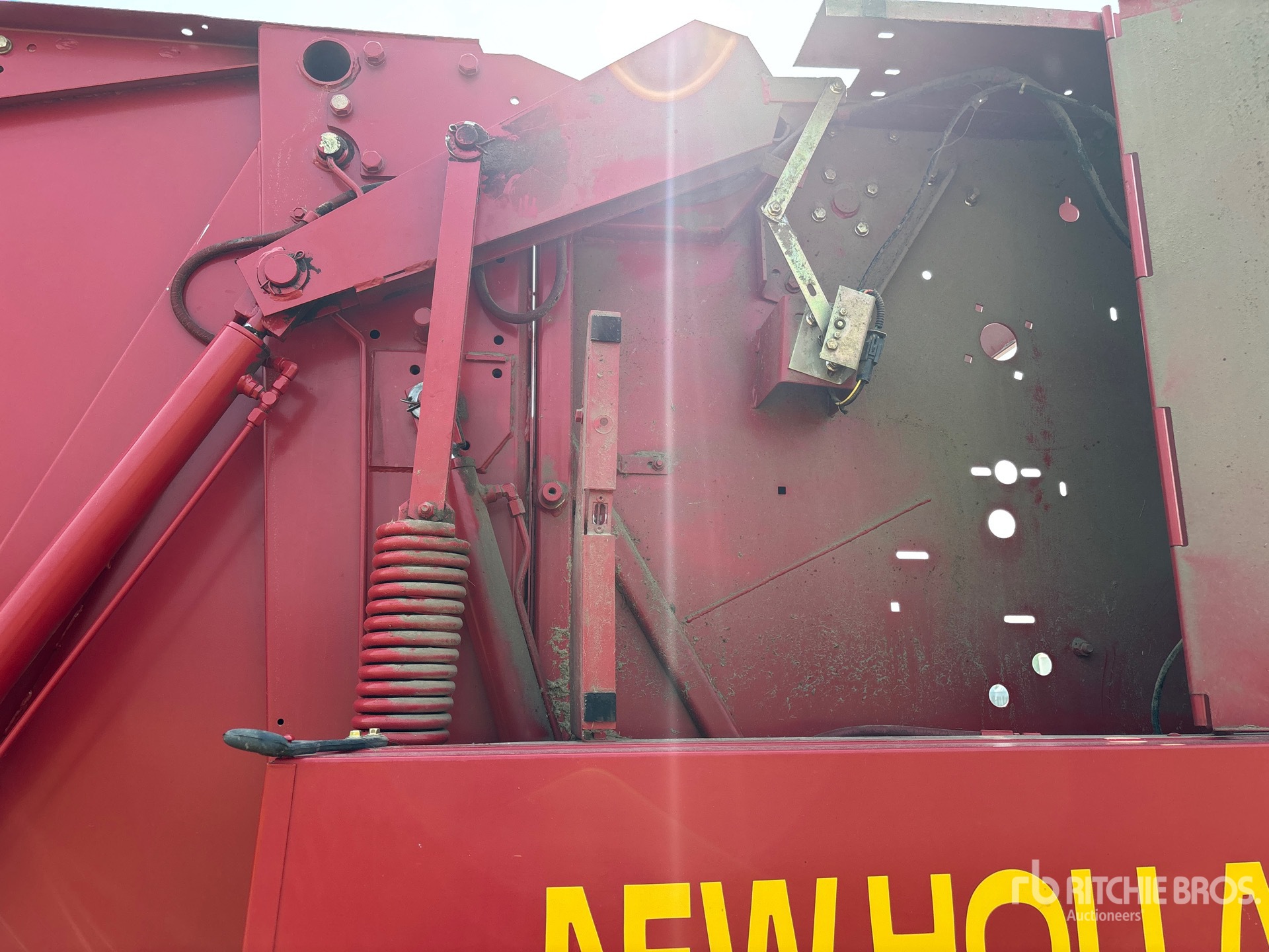 New Holland 688