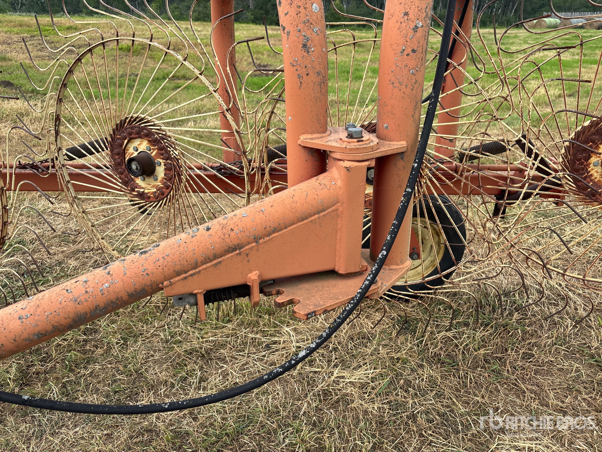 Vicon 14 ft 7 Wheel H1050