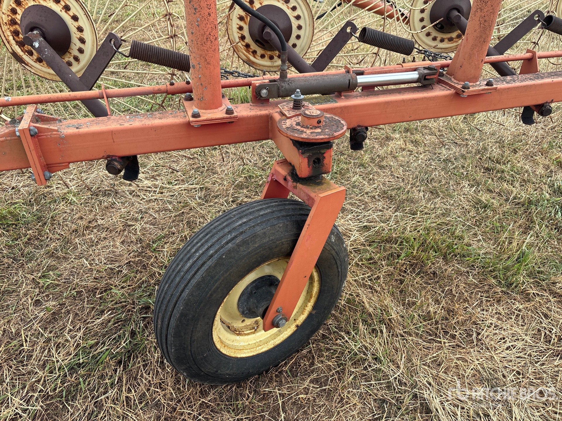 Vicon 14 ft 7 Wheel H1050