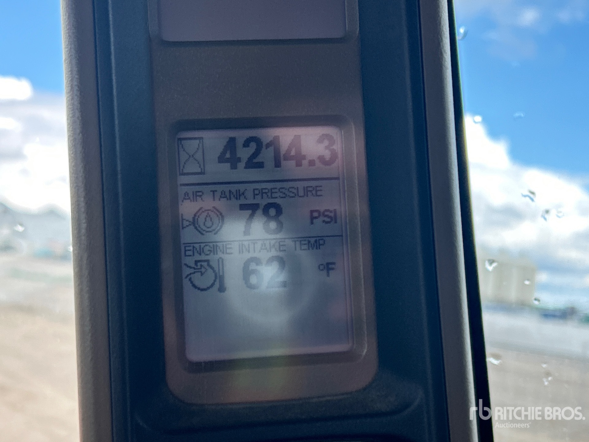 General Appearance with Hour Meter / Odometer