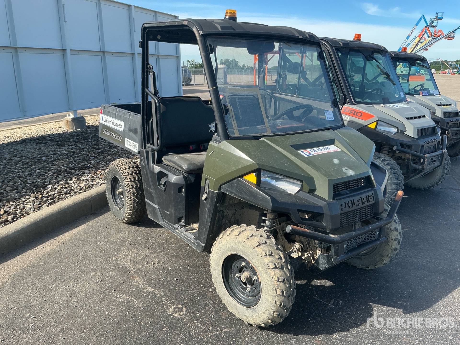 General Appearance with Picture, Right Front Corner