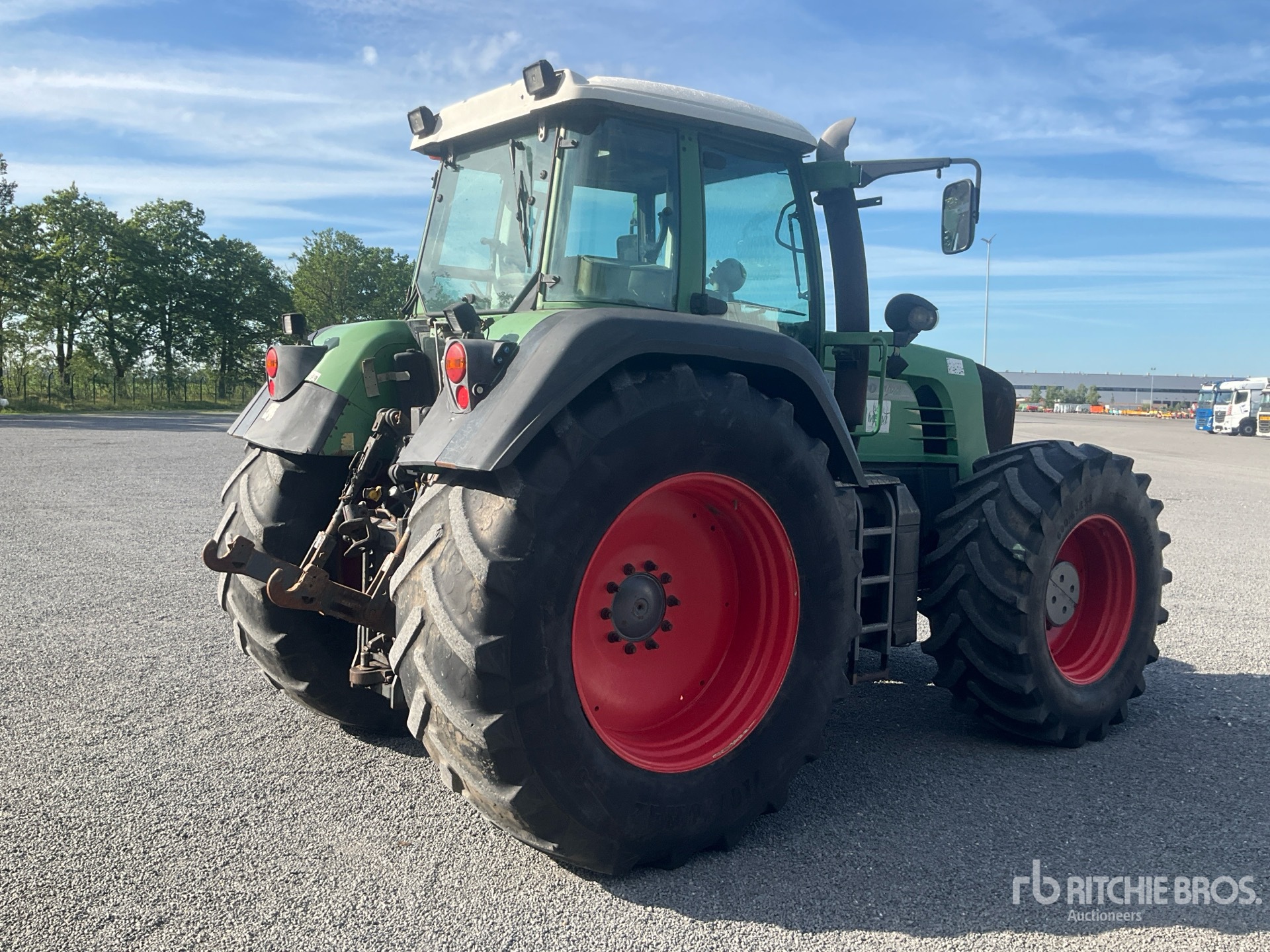 General Appearance with Picture, Right Rear Corner