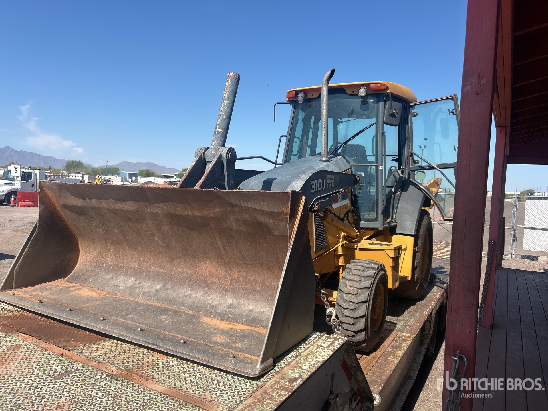 Photo of a 2012 John Deere 310J