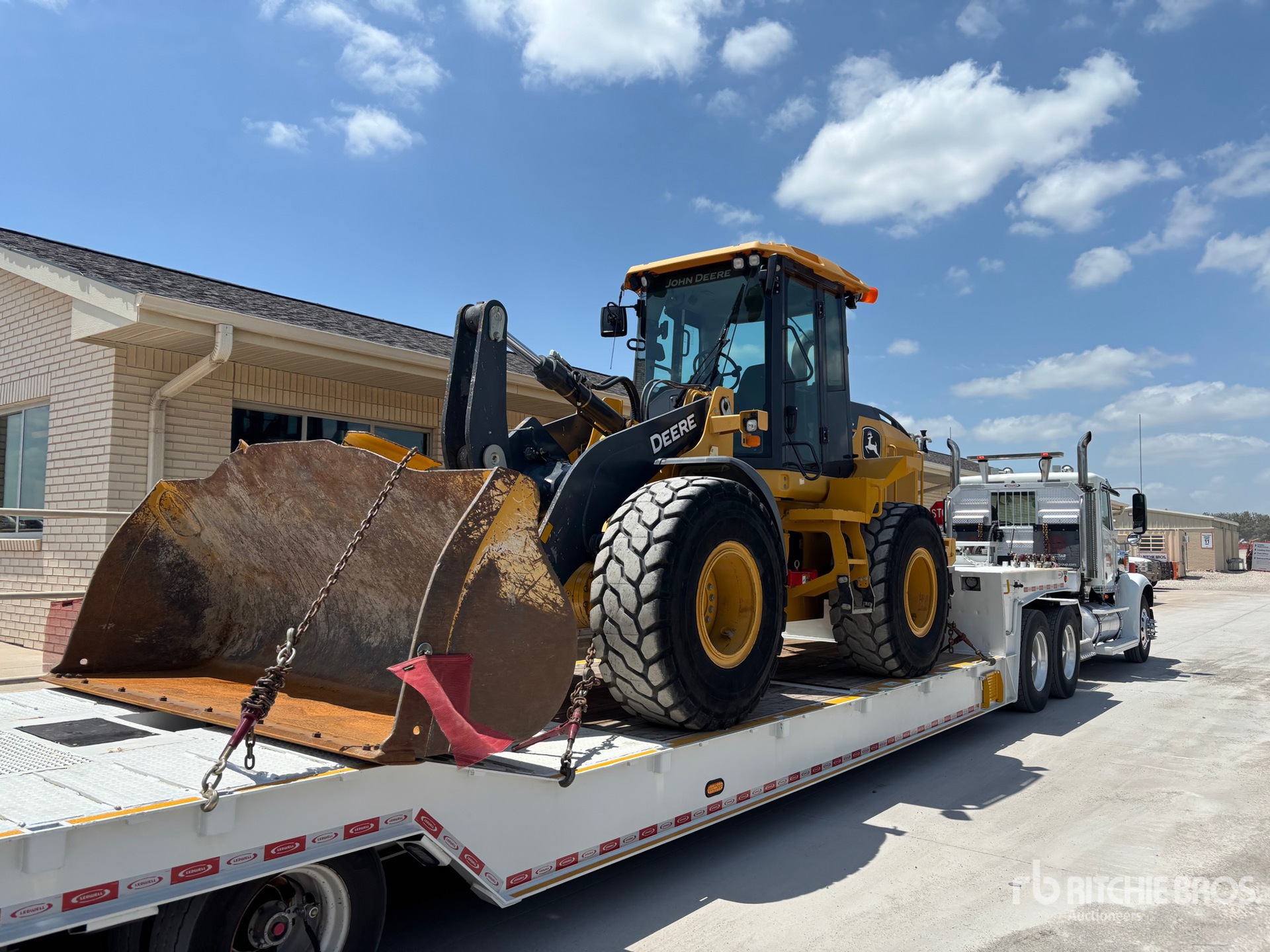 Photo of a 2022 John Deere 524 P-TIER