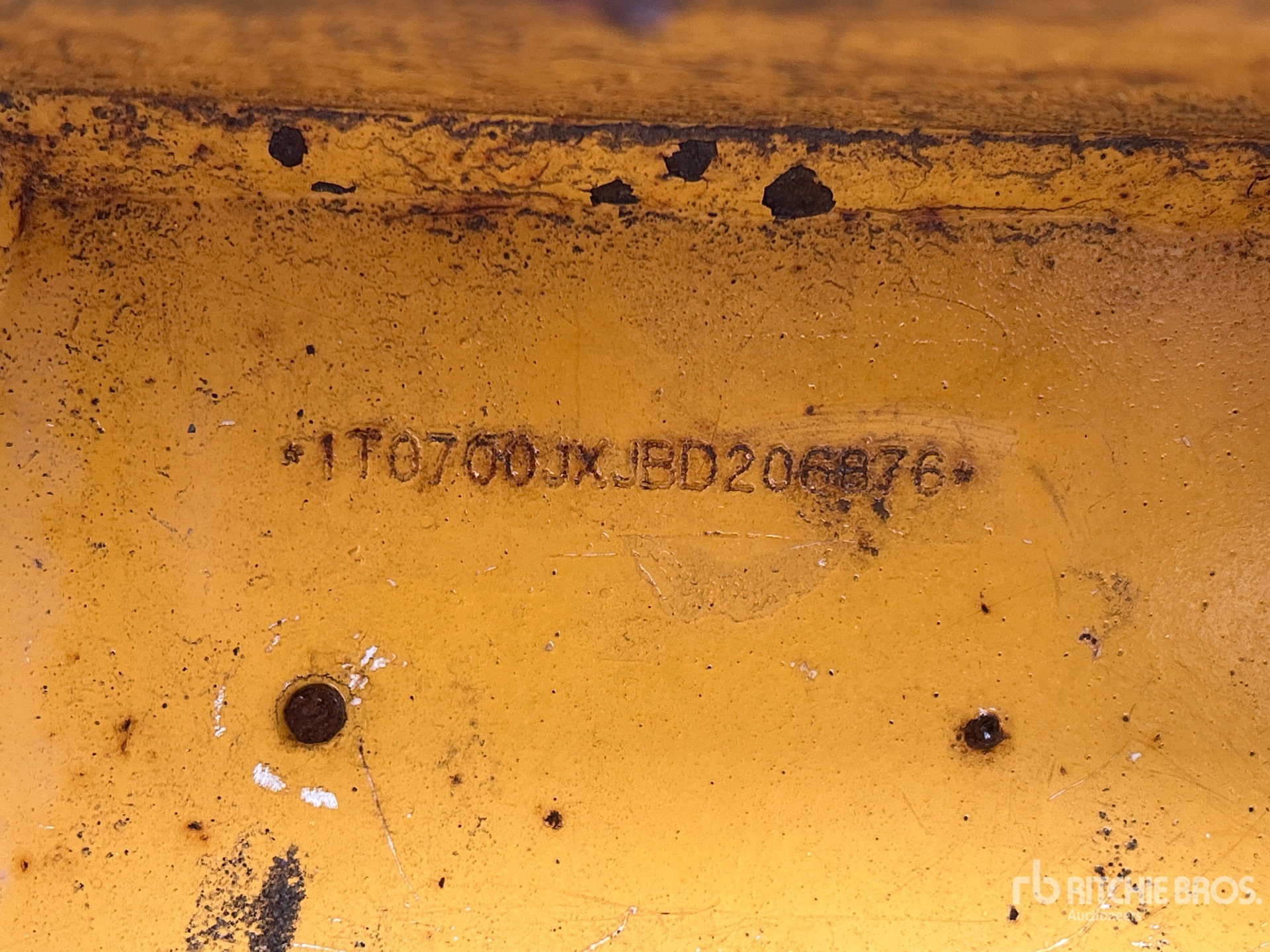 Photo of a 2011 John Deere 700J LGP