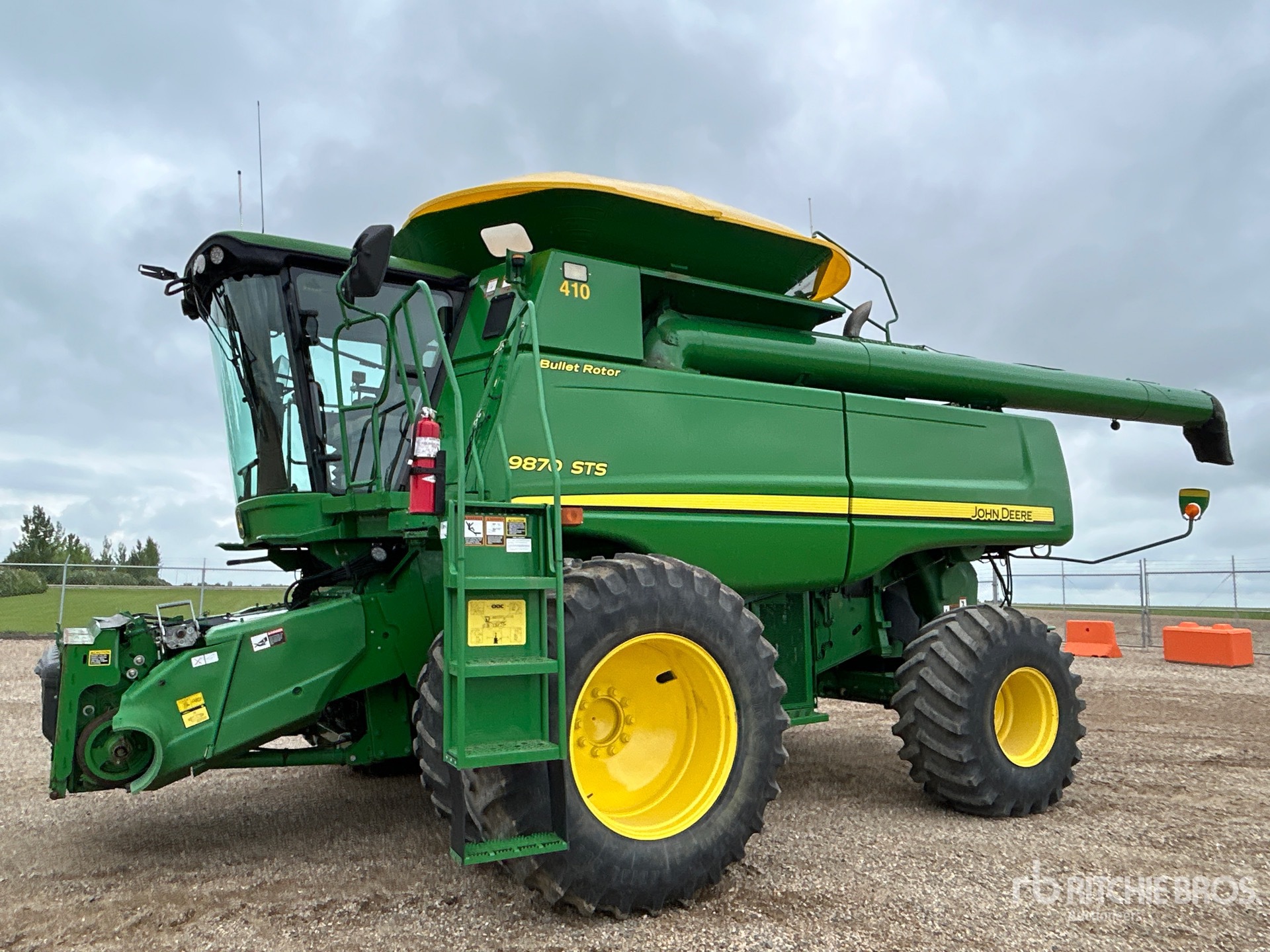 General Appearance with Foto, angolo anteriore sinistro